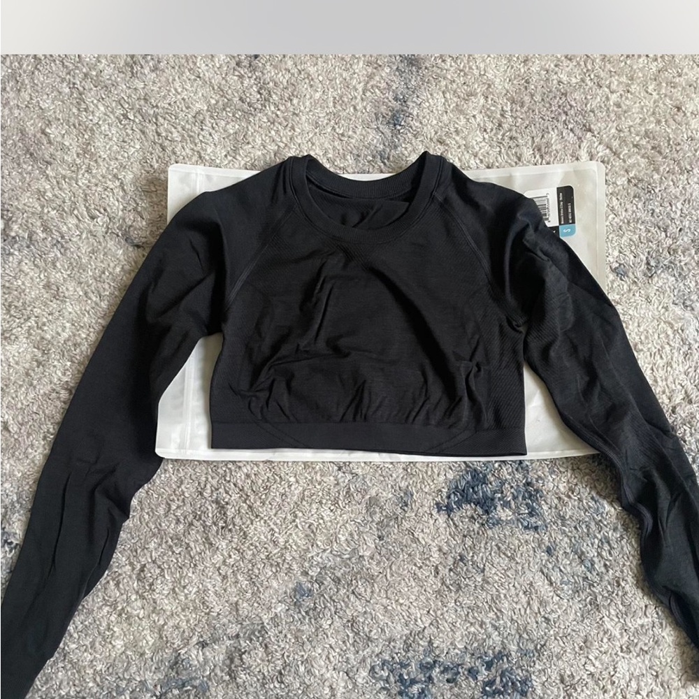 Alphalete Shadow dark grey Long Sleeve Crop Top